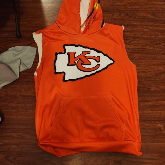 Cut sleeve Cheifs sweater - Picture 1 of 2